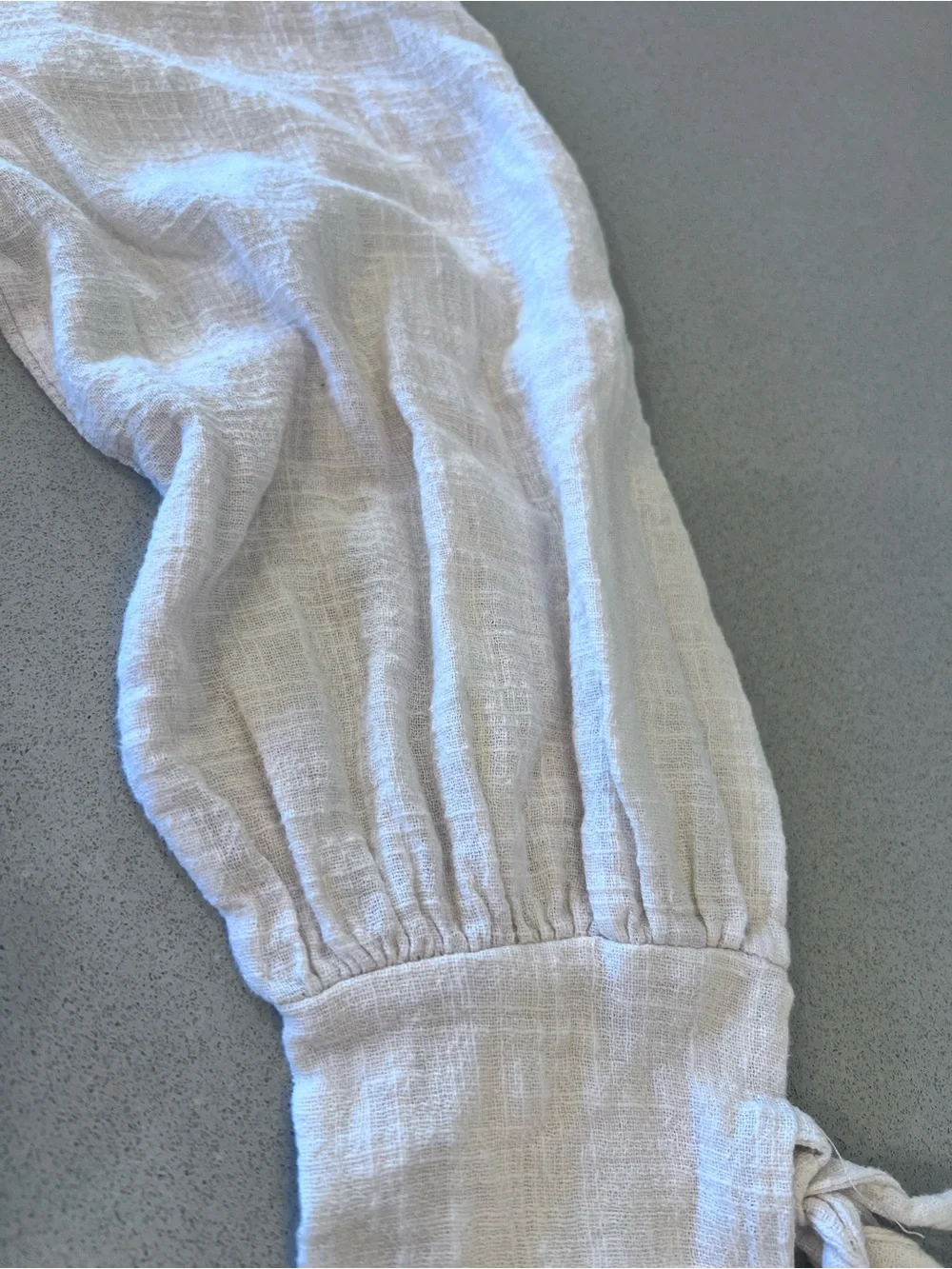 Zara Ecru Ribbed Bodice ***Linen Like Long-Sleeve Top with Tie Cuffs Sz Large